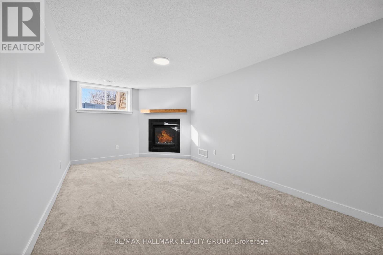 307 Ibanez Walk, Ottawa, ON - Indoor With Fireplace