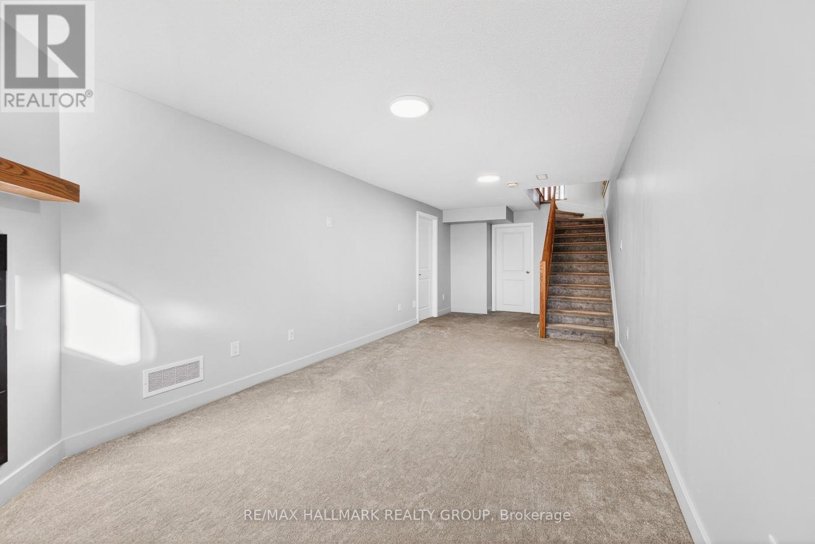 307 Ibanez Walk, Ottawa, ON - Indoor Photo Showing Other Room