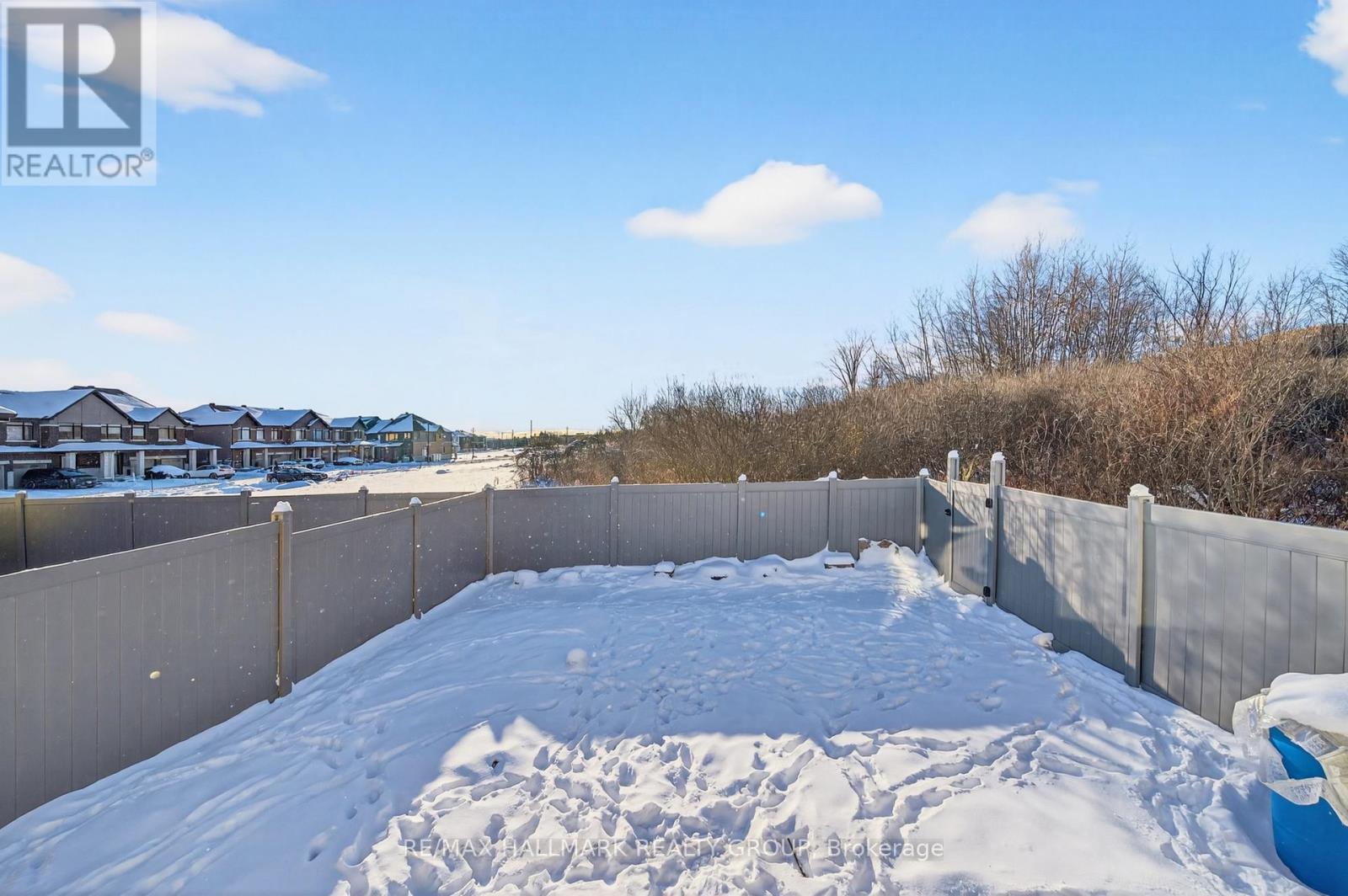 307 Ibanez Walk, Ottawa, ON - Outdoor