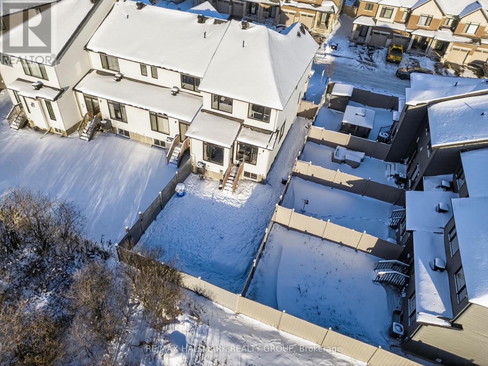 307 Ibanez Walk, Ottawa, ON - Outdoor