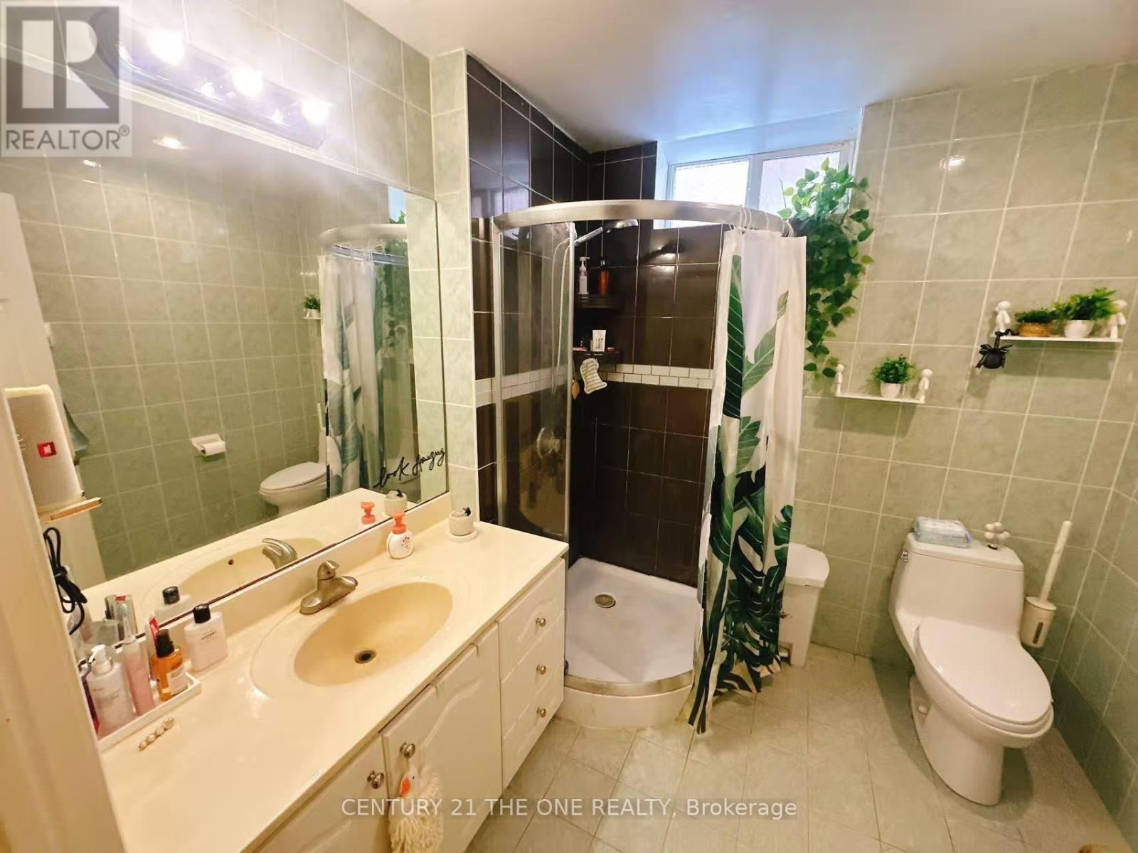 Basement Unit 1 - 123 Steeles Avenue E, Toronto, ON - Indoor Photo Showing Bathroom