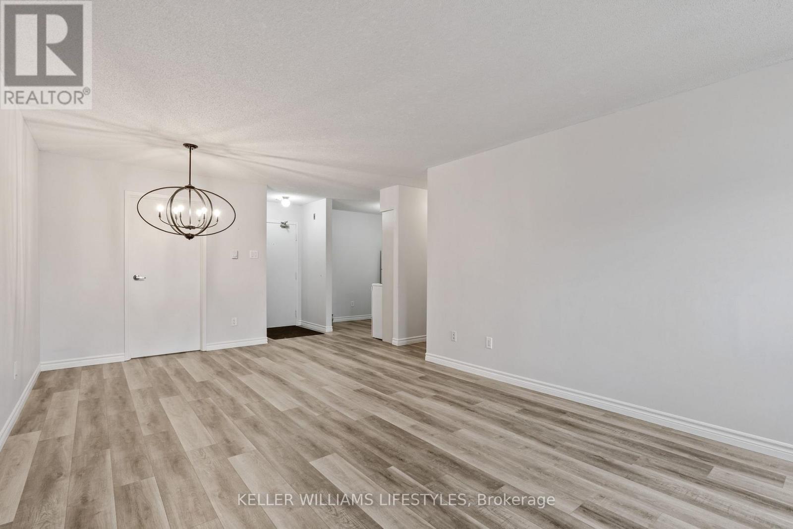 105 - 15 Jacksway Crescent, London North (North G), ON - Indoor Photo Showing Other Room