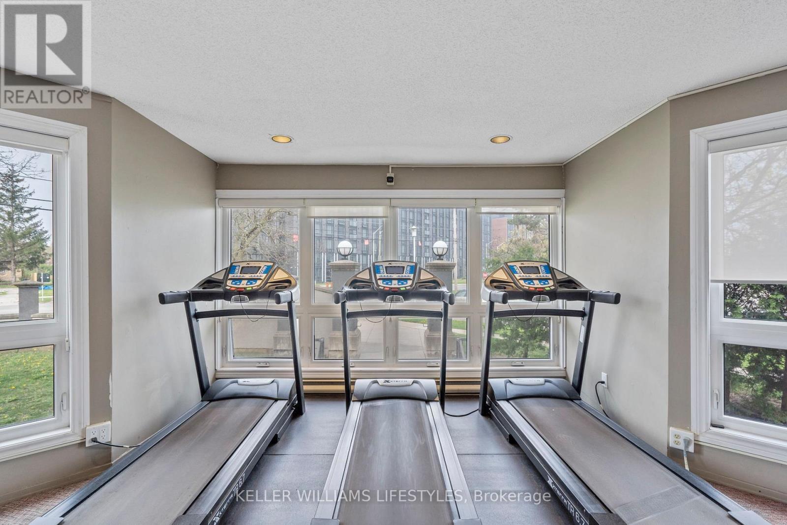 105 - 15 Jacksway Crescent, London North (North G), ON - Indoor Photo Showing Gym Room