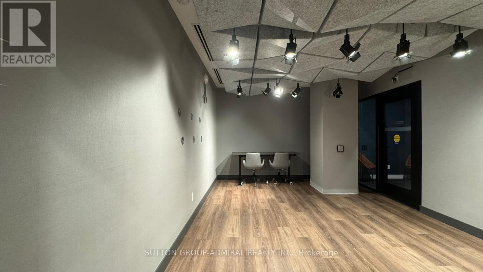 726 - 1037 Queensway, Toronto, ON - Indoor Photo Showing Other Room