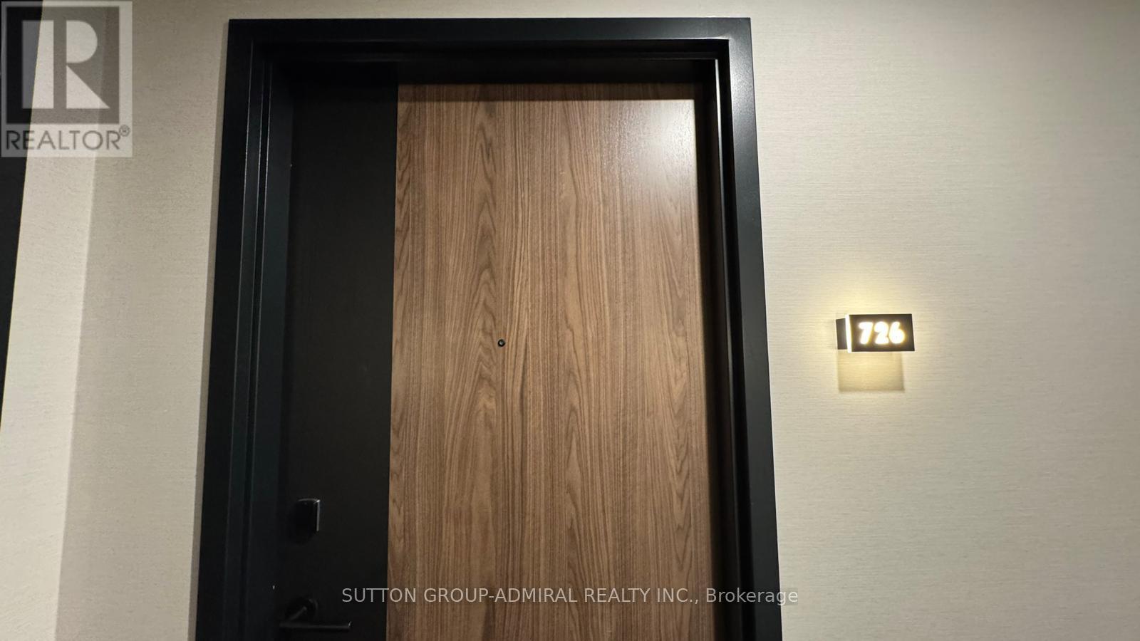 726 - 1037 Queensway, Toronto, ON - Indoor Photo Showing Other Room