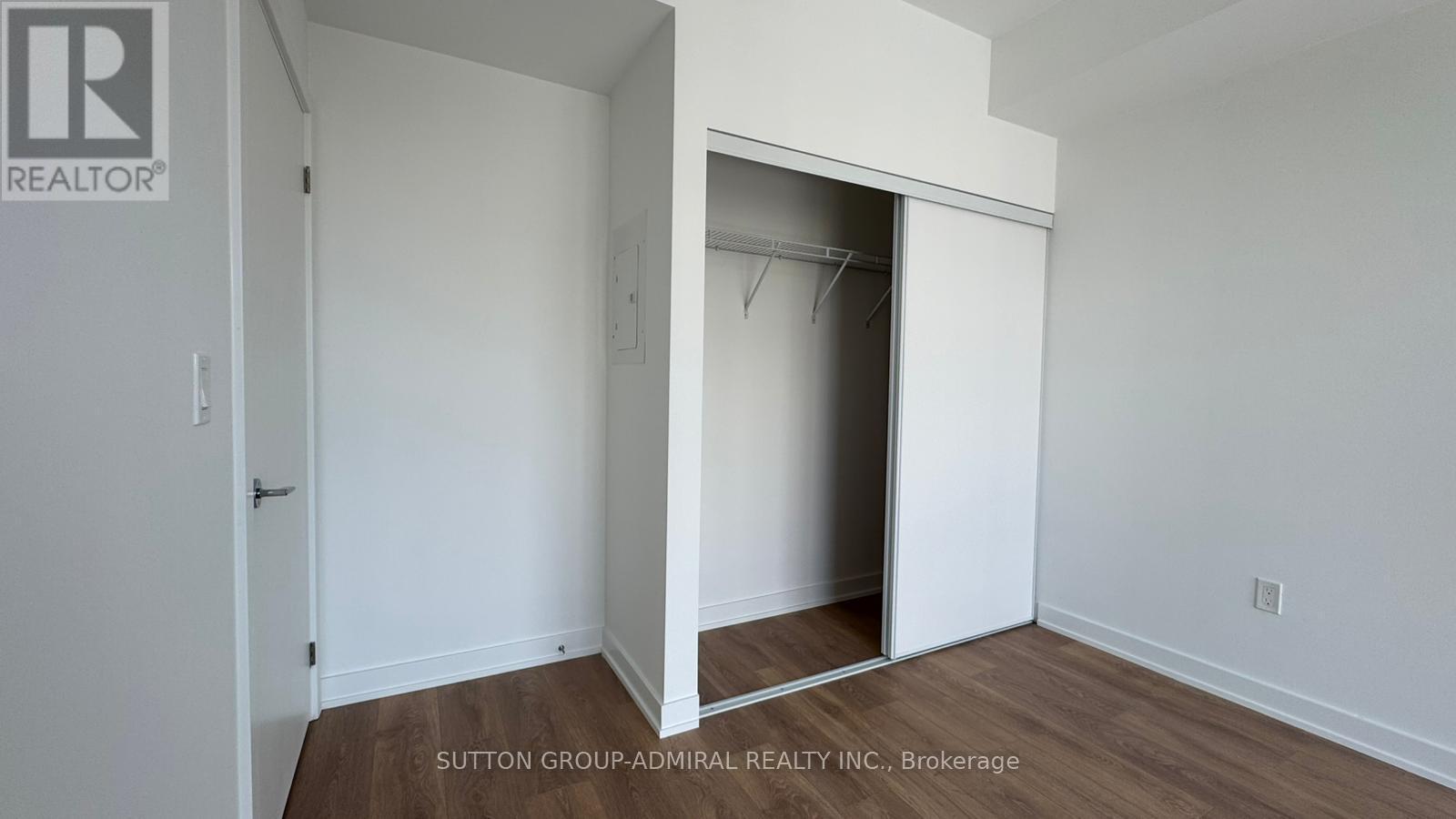 726 - 1037 Queensway, Toronto, ON - Indoor Photo Showing Other Room