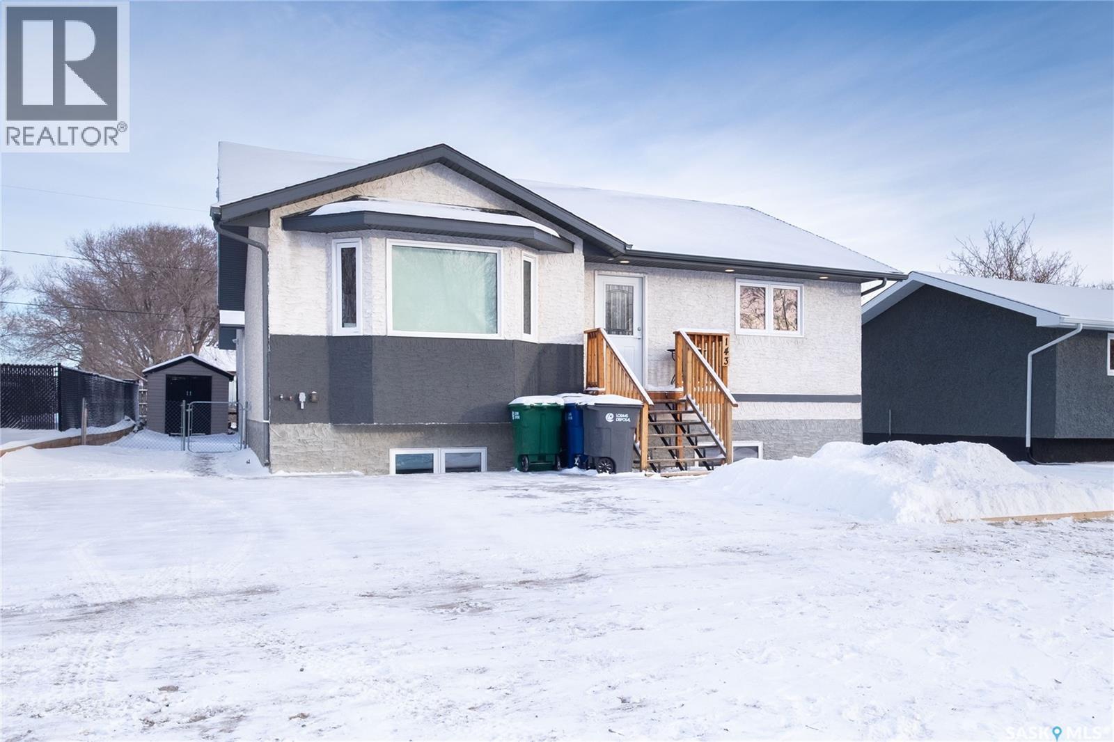 143 6Th Street, Pilot Butte, SK - Outdoor