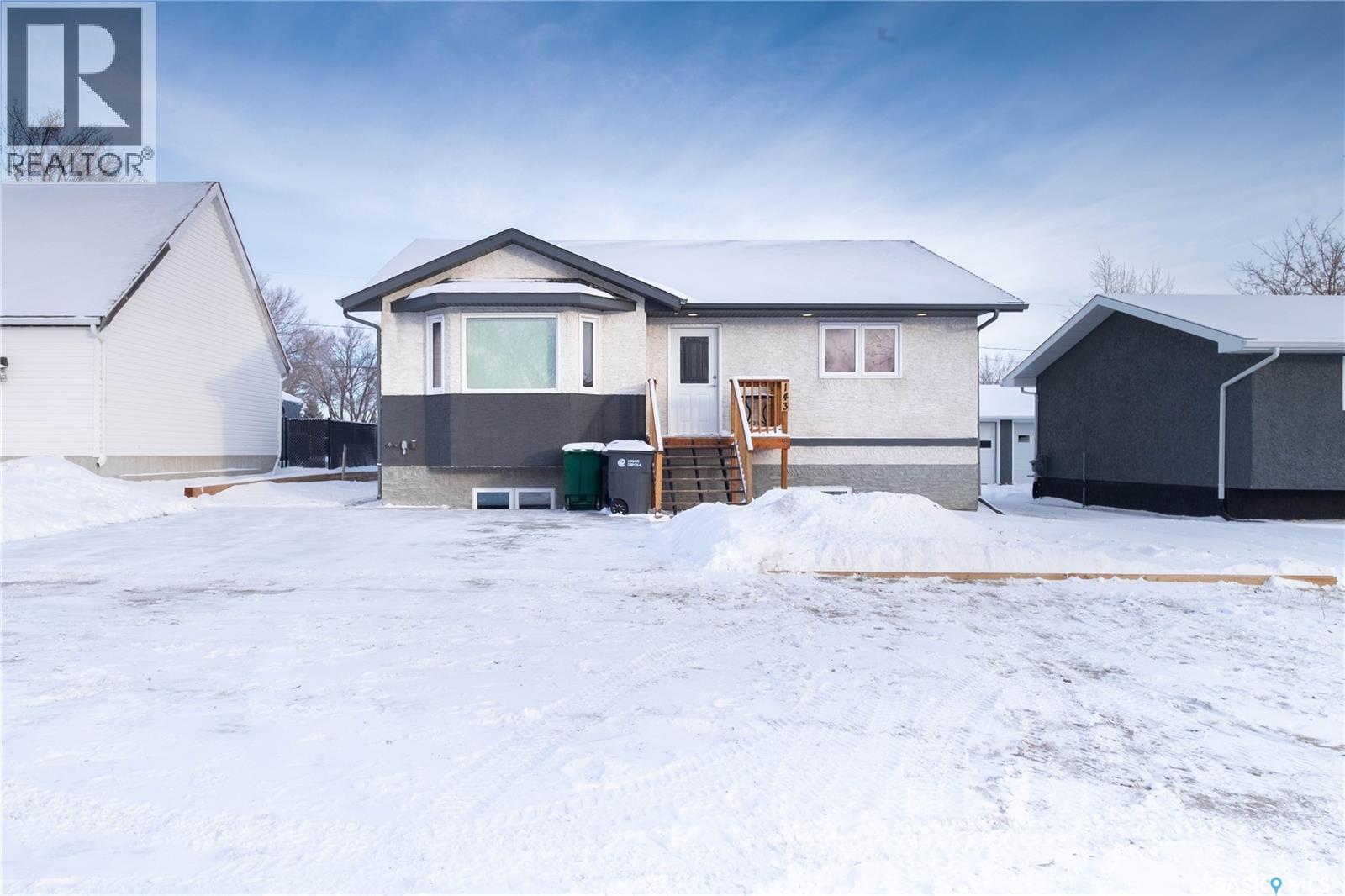 143 6Th Street, Pilot Butte, SK - Outdoor