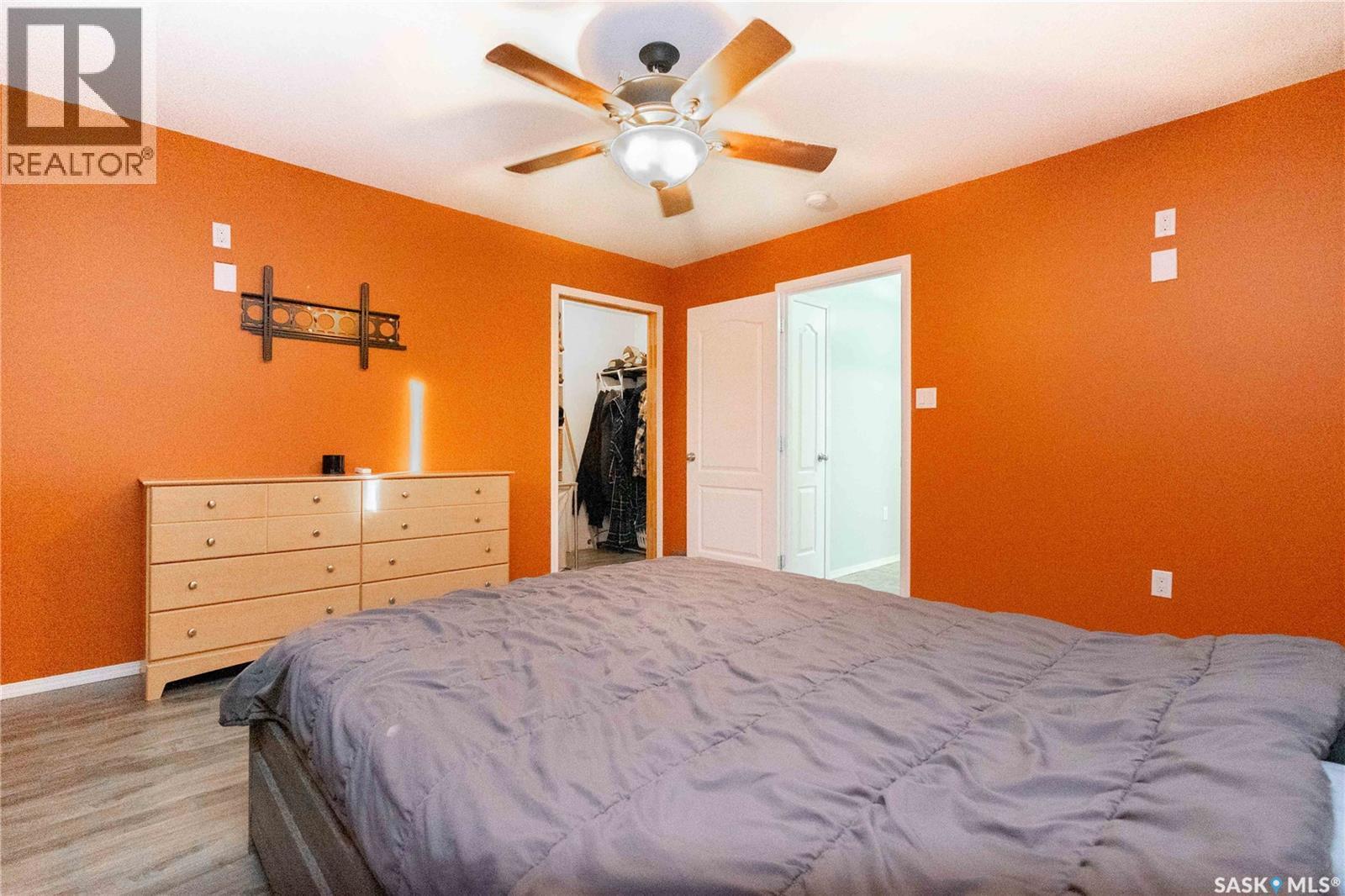 143 6Th Street, Pilot Butte, SK - Indoor Photo Showing Bedroom