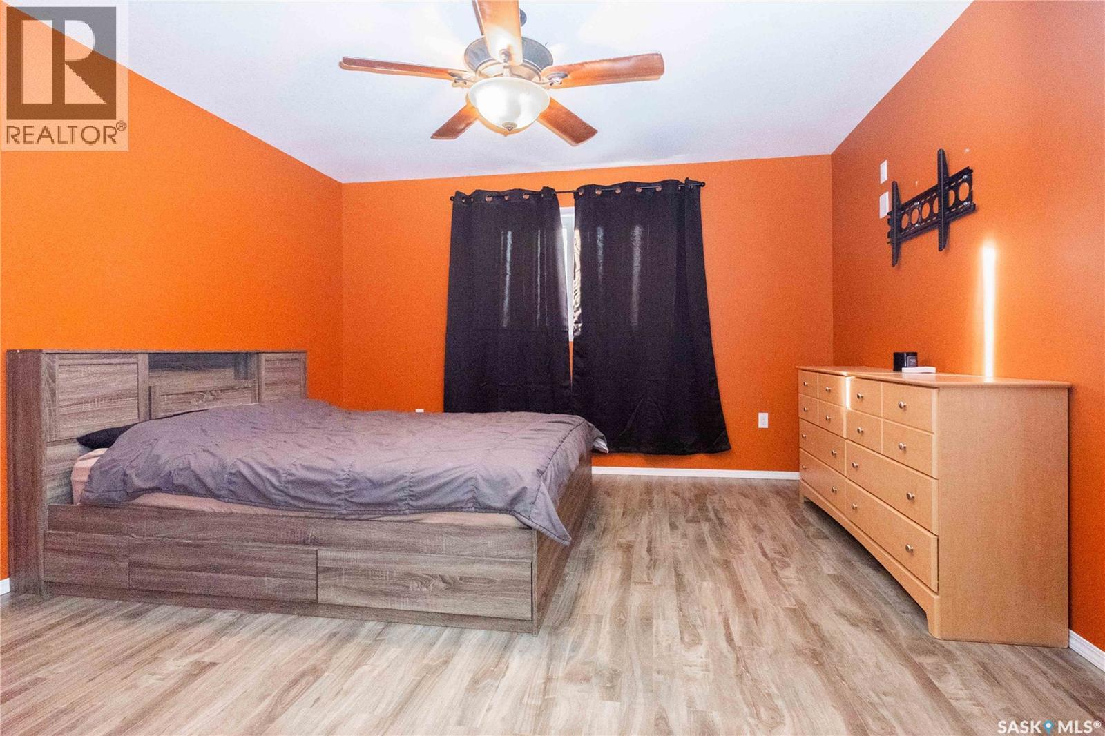 143 6Th Street, Pilot Butte, SK - Indoor Photo Showing Bedroom