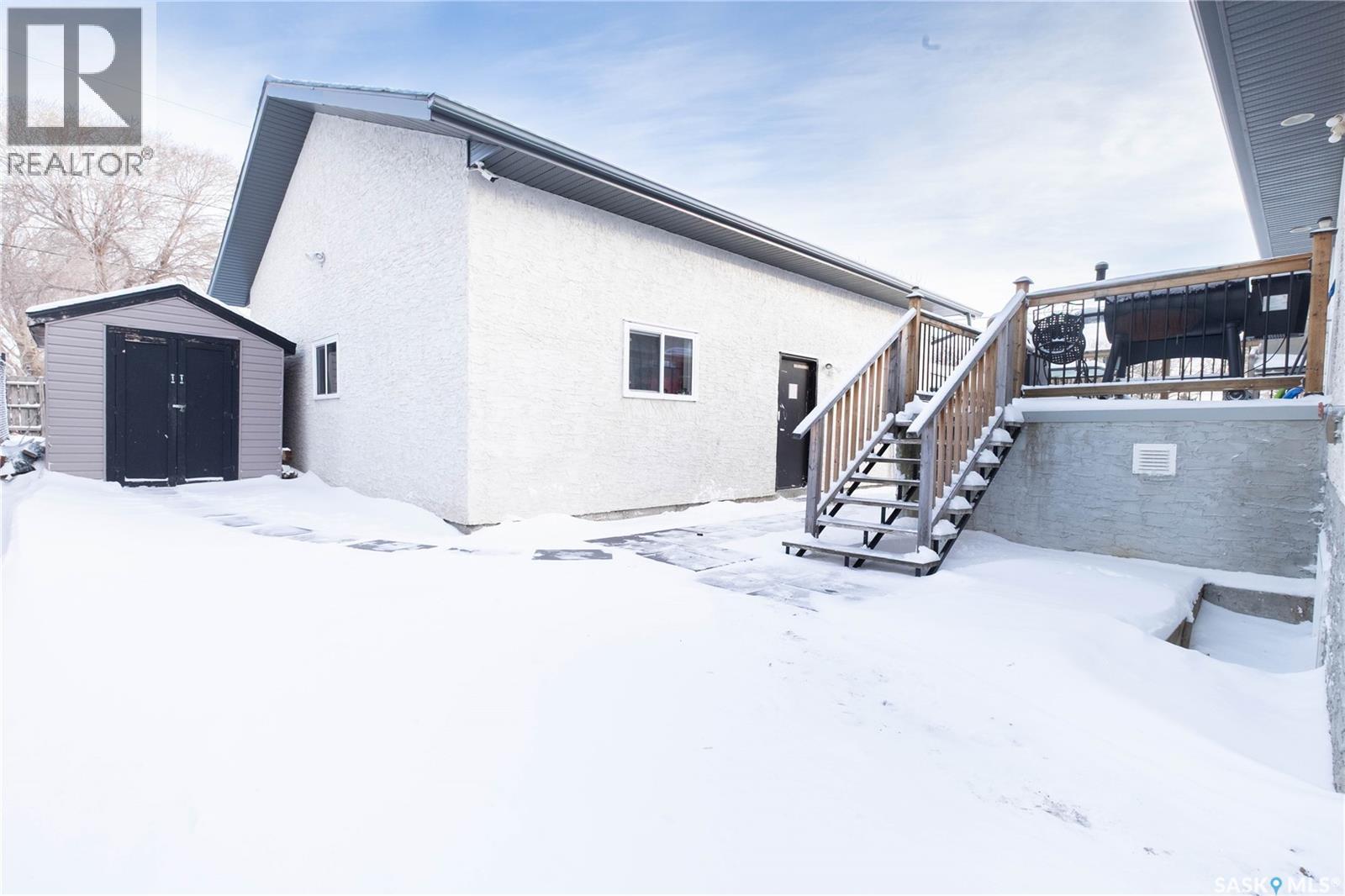 143 6Th Street, Pilot Butte, SK - Outdoor