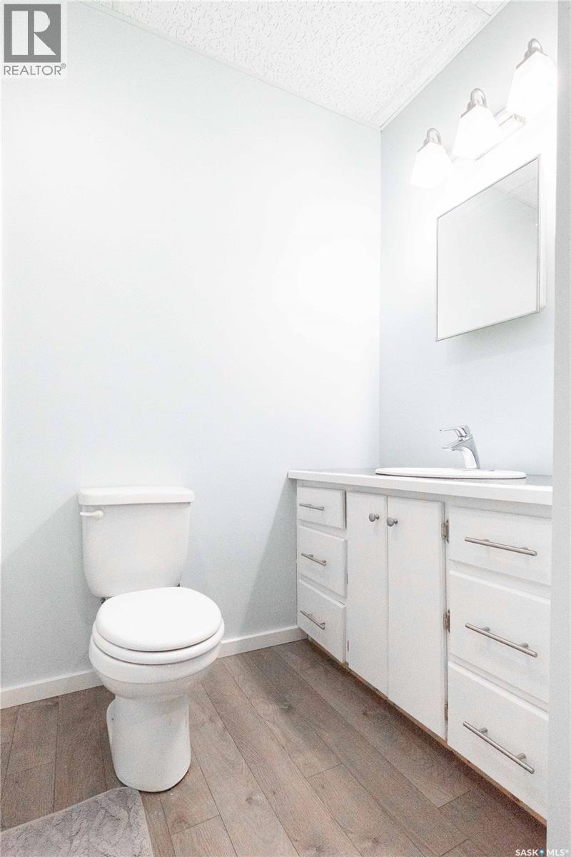 143 6Th Street, Pilot Butte, SK - Indoor Photo Showing Bathroom