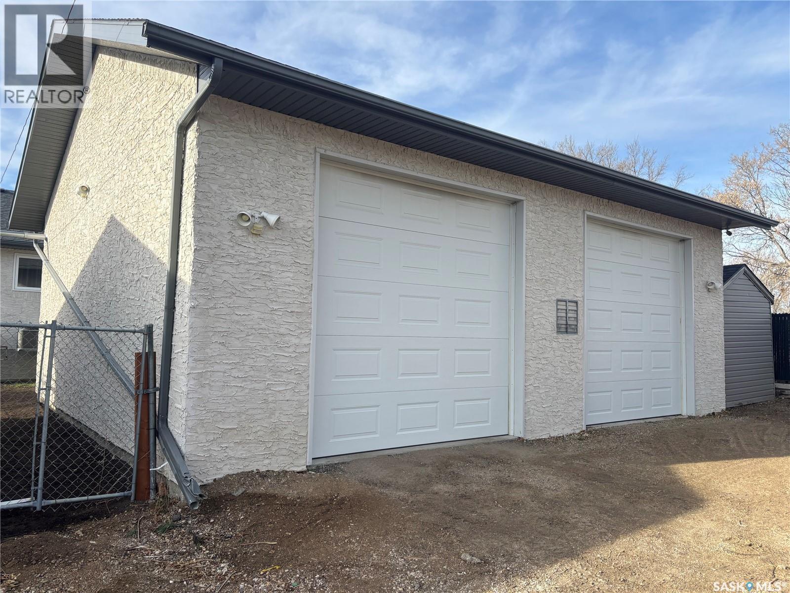 143 6Th Street, Pilot Butte, SK - Outdoor With Exterior