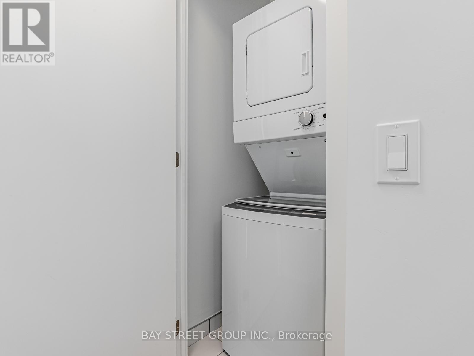 2703 - 1285 Dupont Street, Toronto, ON - Photo Showing Laundry Room