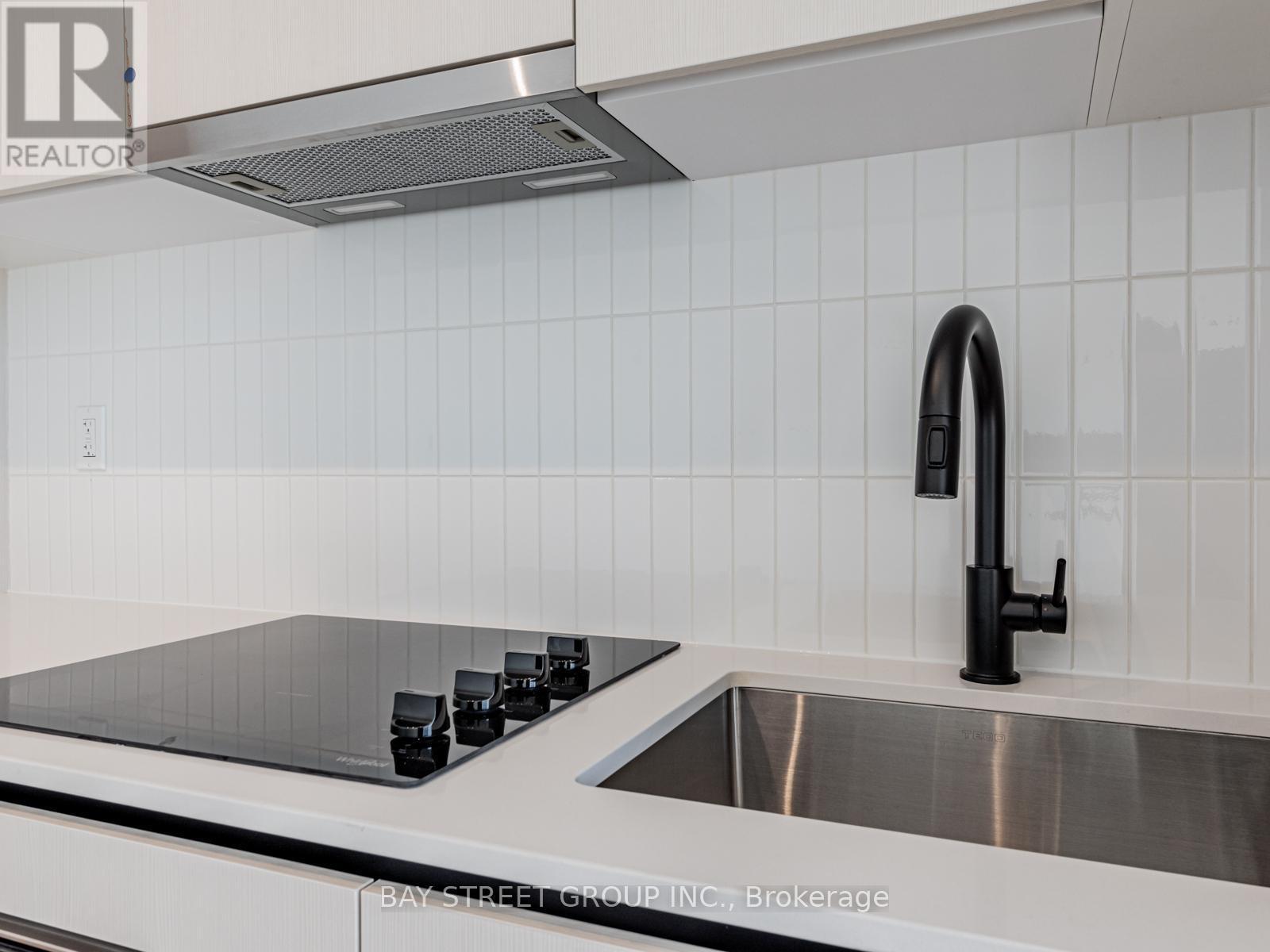 2703 - 1285 Dupont Street, Toronto, ON - Indoor Photo Showing Kitchen