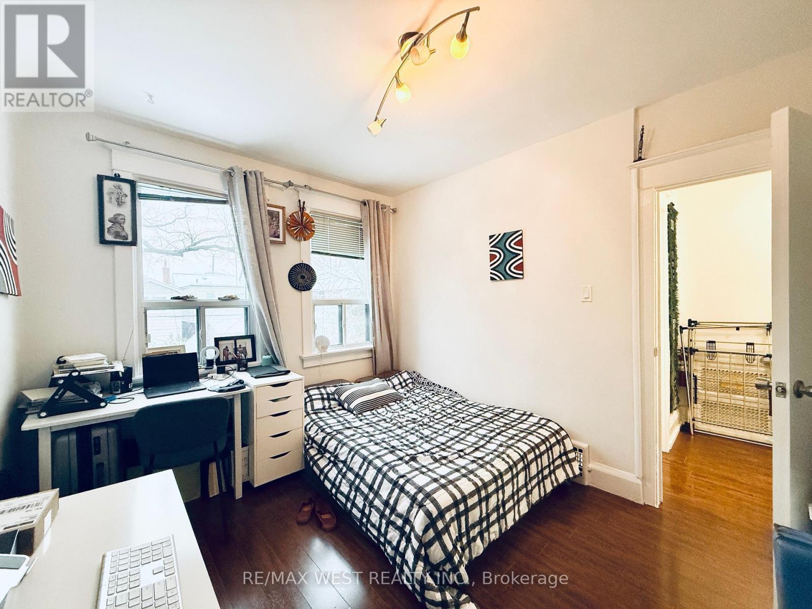 Main & 2Nd - 15 Keystone Avenue, Toronto, ON - Indoor Photo Showing Bedroom