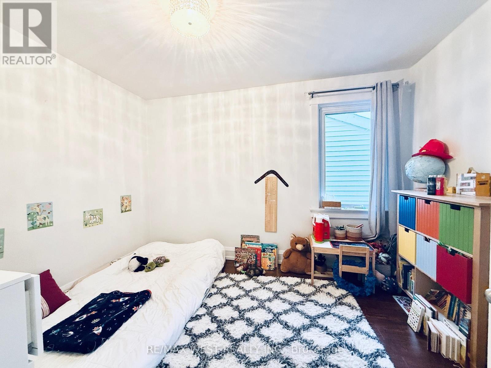 Main & 2Nd - 15 Keystone Avenue, Toronto, ON - Indoor Photo Showing Bedroom