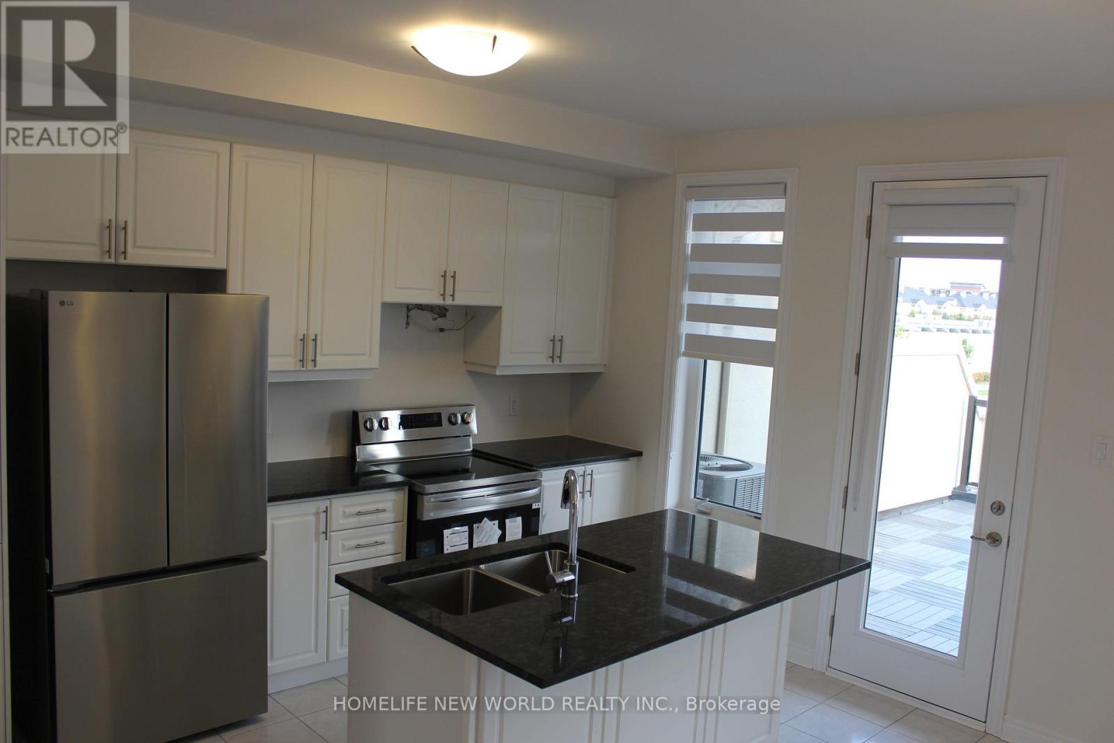 62 Johann Drive, Markham, ON - Indoor Photo Showing Kitchen With Double Sink With Upgraded Kitchen