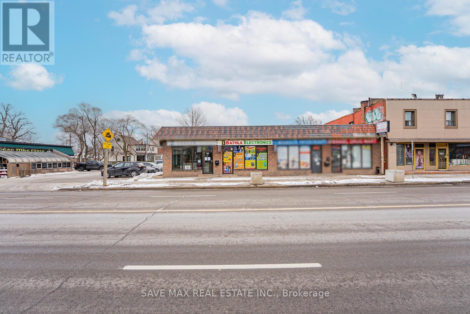 B - 547 Upper James Street, Hamilton, ON