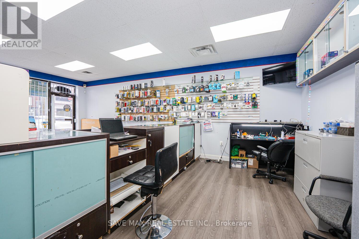 B - 547 Upper James Street, Hamilton, ON