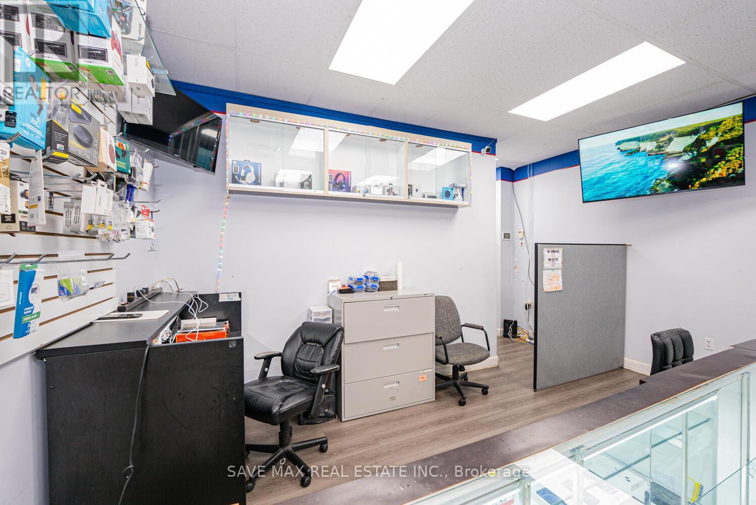 B - 547 Upper James Street, Hamilton, ON