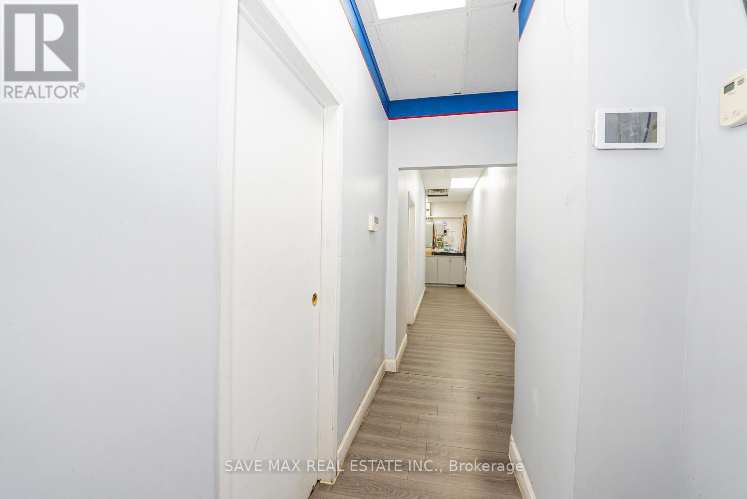 B - 547 Upper James Street, Hamilton, ON