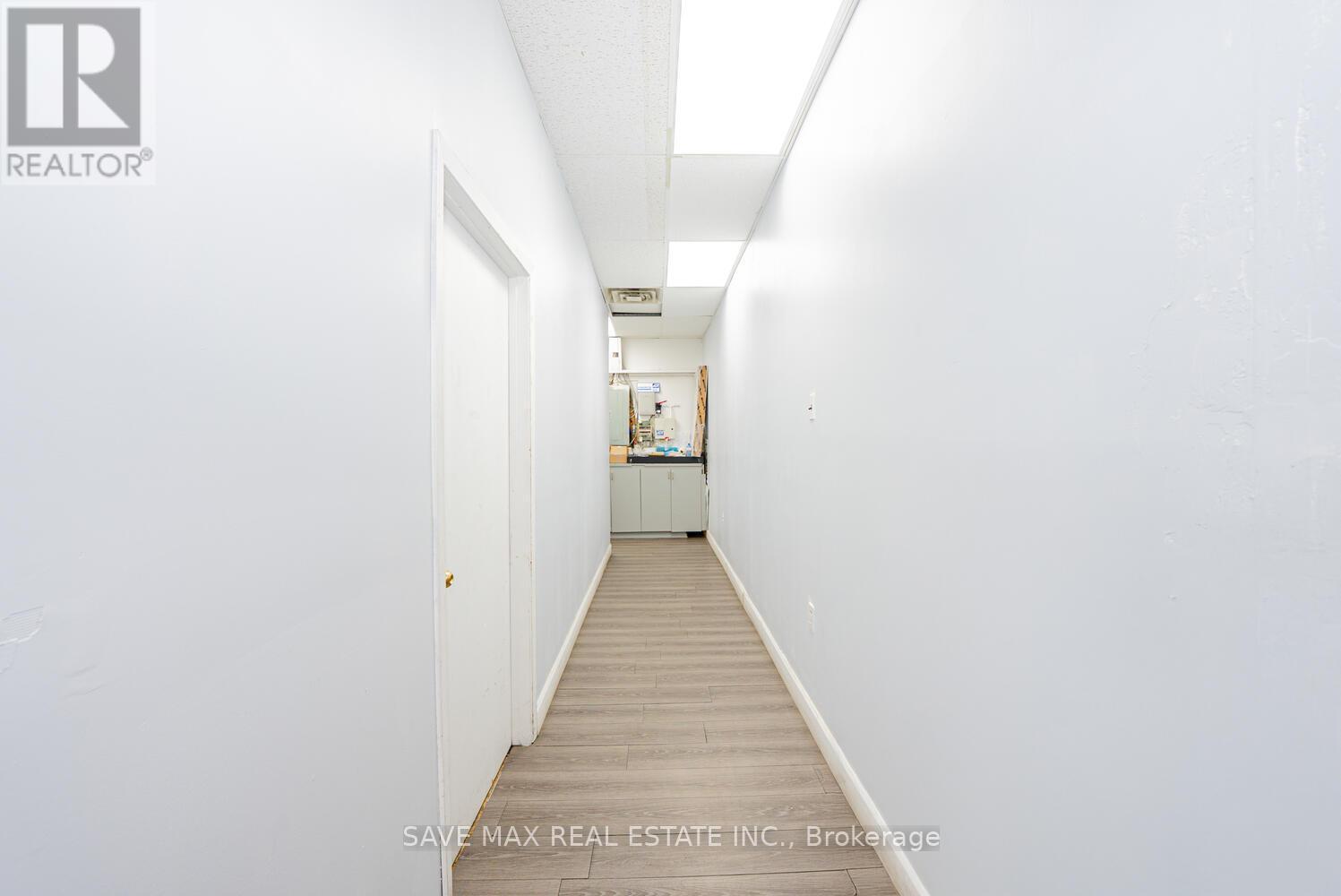 B - 547 Upper James Street, Hamilton, ON