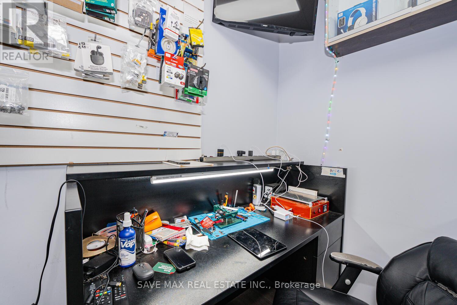 B - 547 Upper James Street, Hamilton, ON