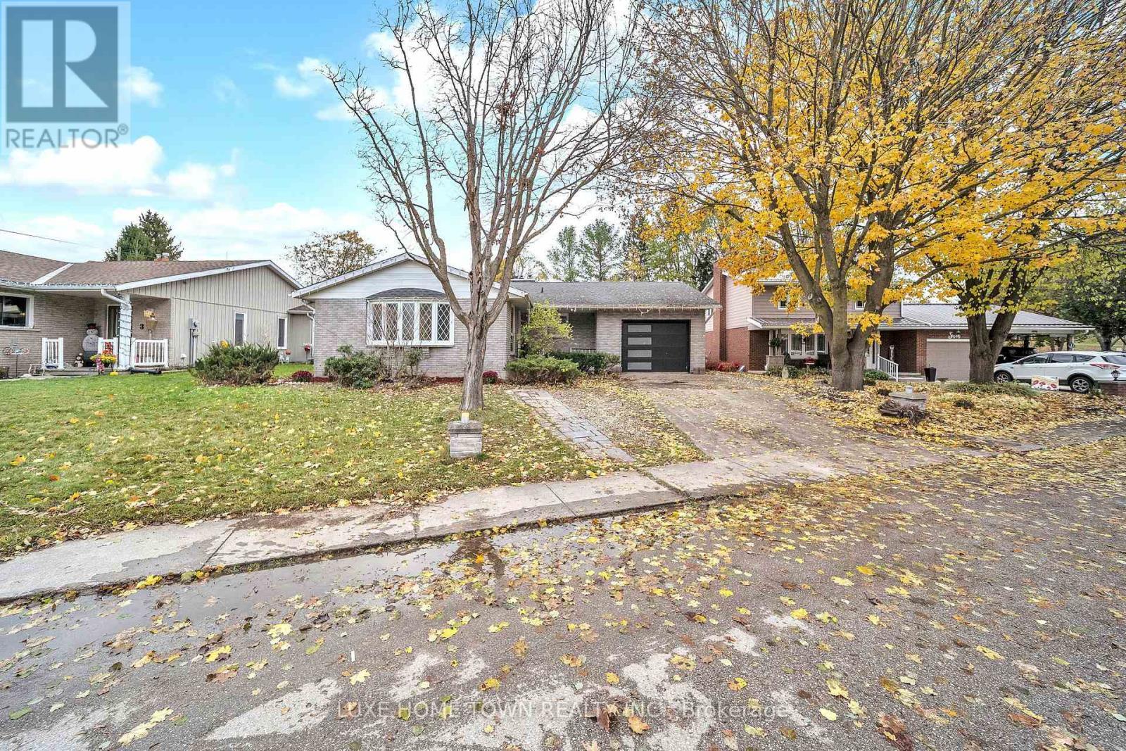 5 Centennial Drive, Brockton, ON - Outdoor