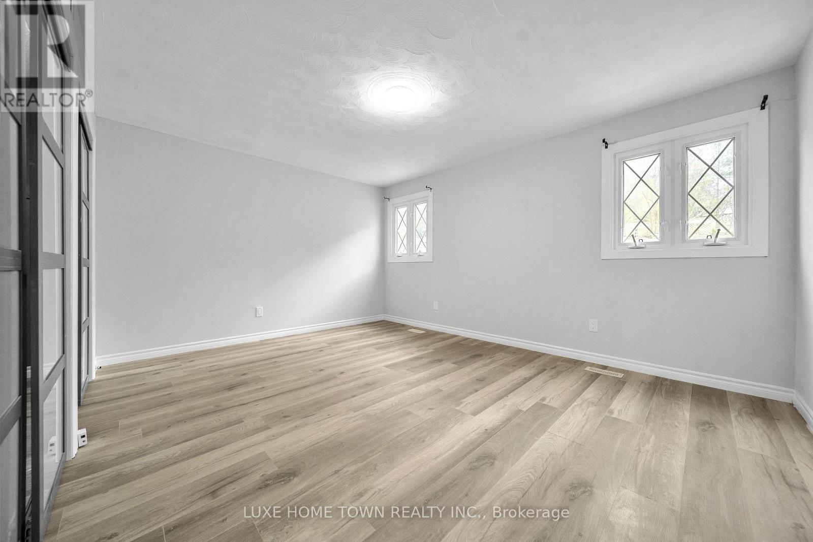 5 Centennial Drive, Brockton, ON - Indoor Photo Showing Other Room