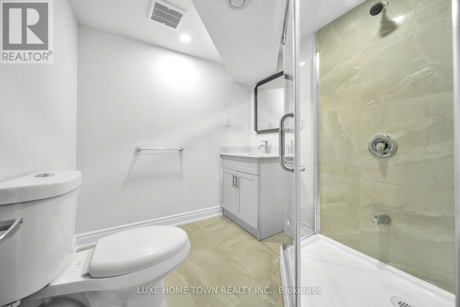 5 Centennial Drive, Brockton, ON - Indoor Photo Showing Bathroom