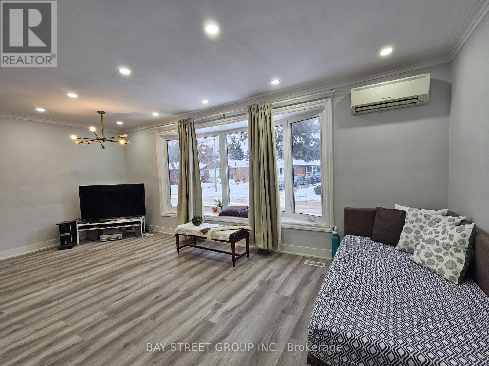 46 Lowcrest Boulevard, Toronto, ON - Indoor Photo Showing Bedroom