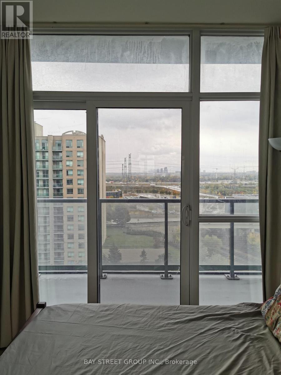 1002 - 55 Oneida Crescent, Richmond Hill, ON - Indoor