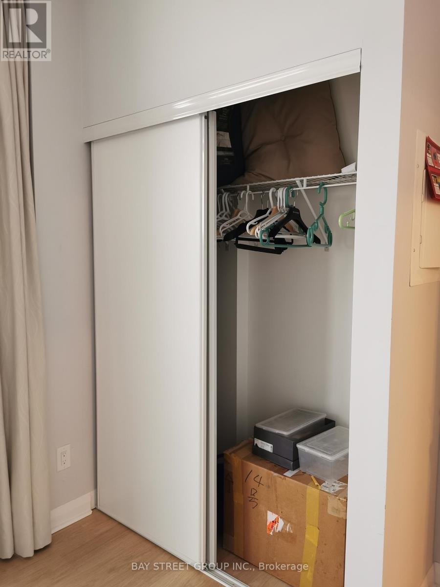 1002 - 55 Oneida Crescent, Richmond Hill, ON - Indoor Photo Showing Other Room