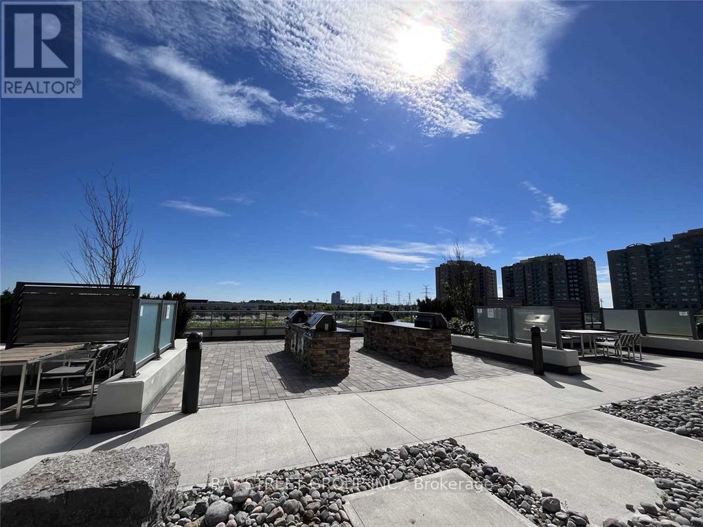 1002 - 55 Oneida Crescent, Richmond Hill, ON - Outdoor With View