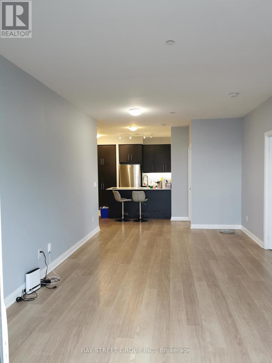 1002 - 55 Oneida Crescent, Richmond Hill, ON - Indoor