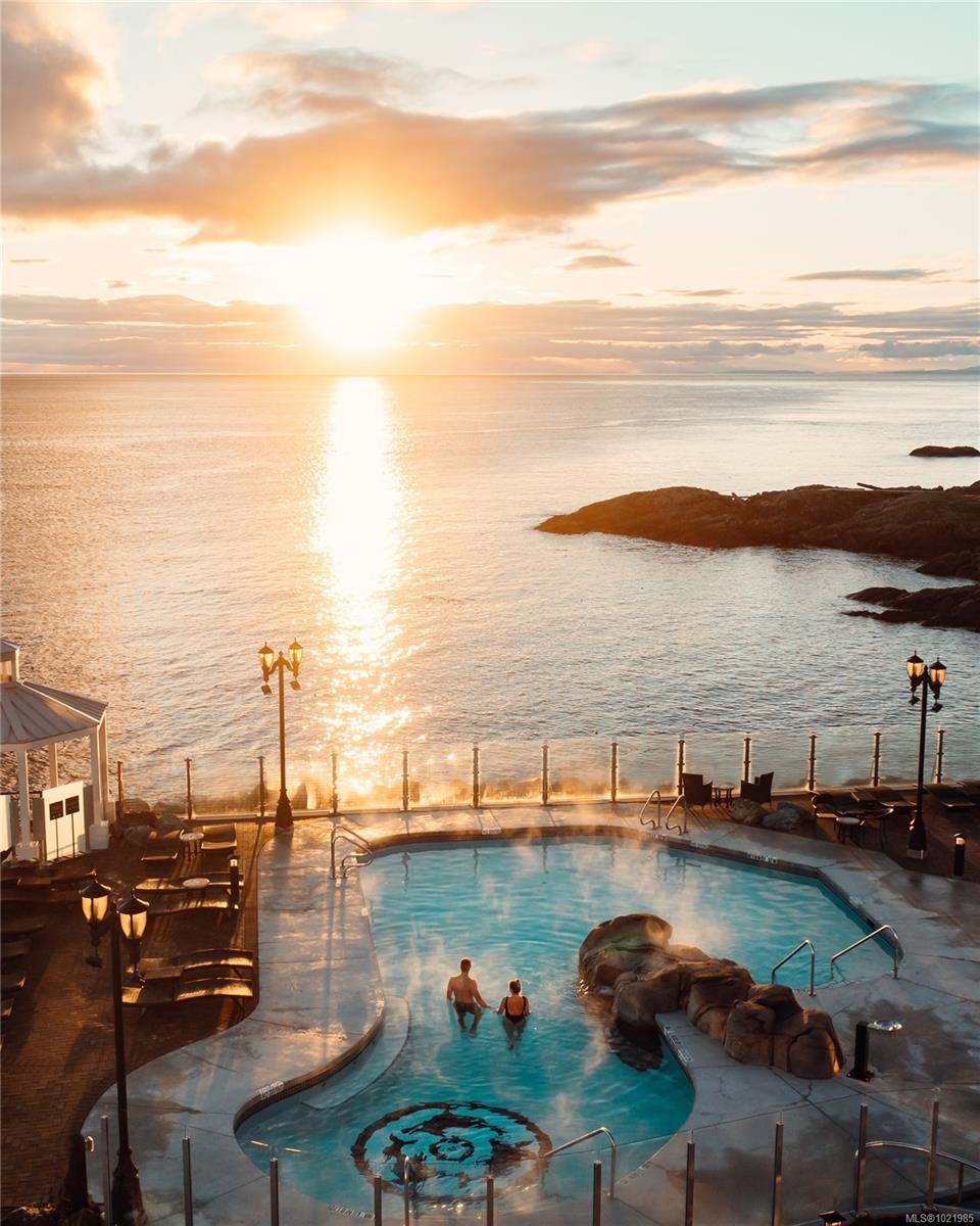 401-1175 Beach Dr, Oak Bay, BC - Outdoor With Body Of Water With View