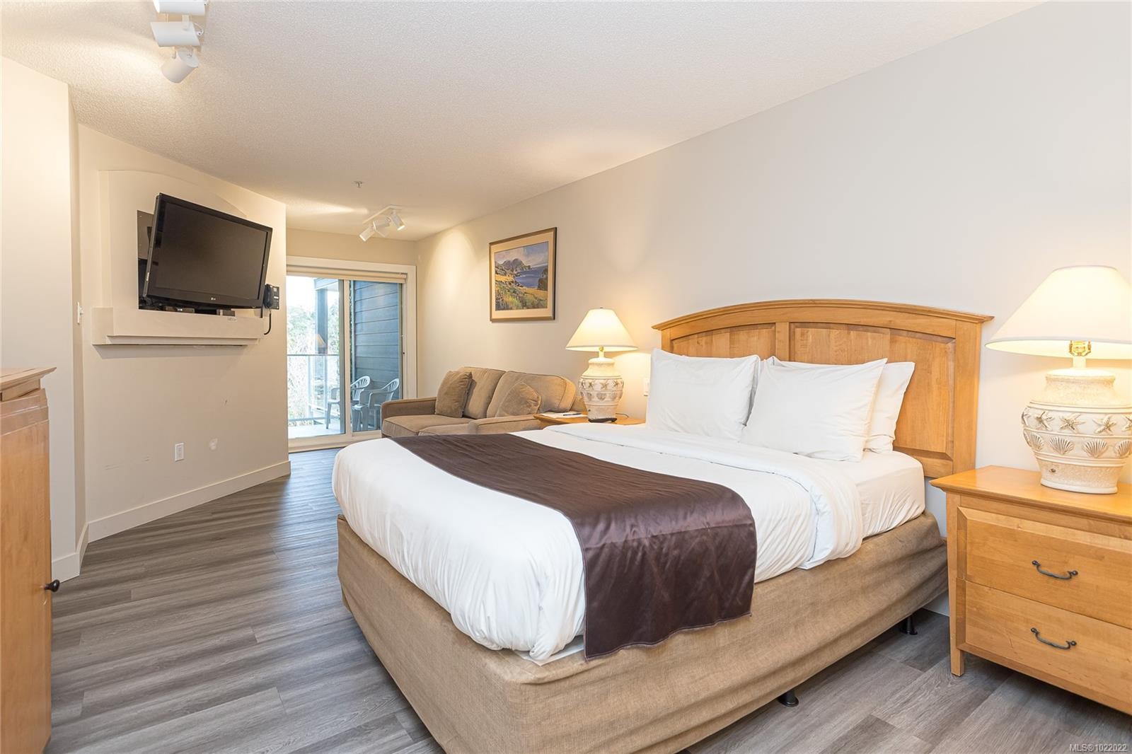 724-1600 Stroulger Rd, Nanoose Bay, BC - Indoor Photo Showing Bedroom