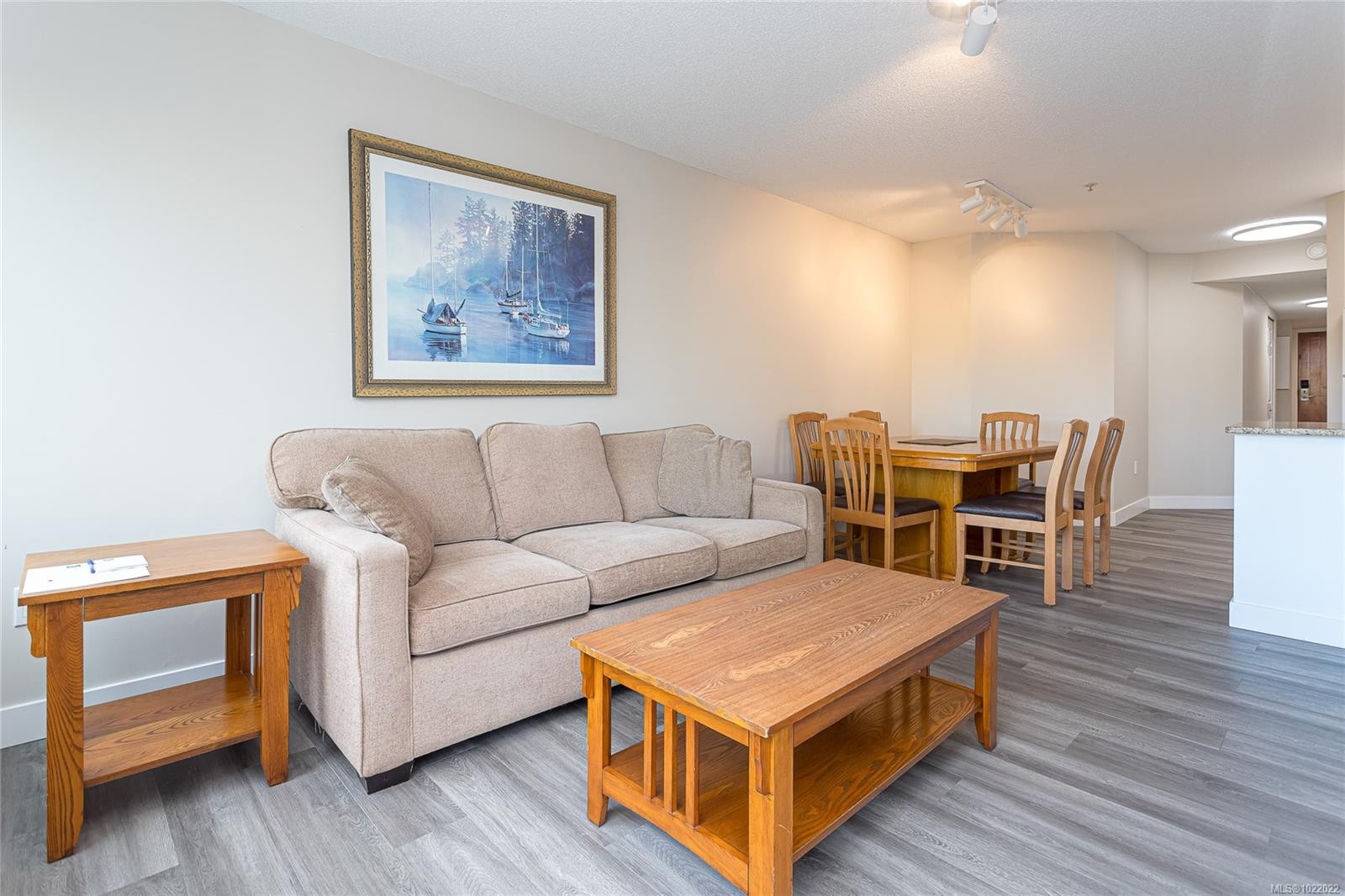 724-1600 Stroulger Rd, Nanoose Bay, BC - Indoor Photo Showing Living Room