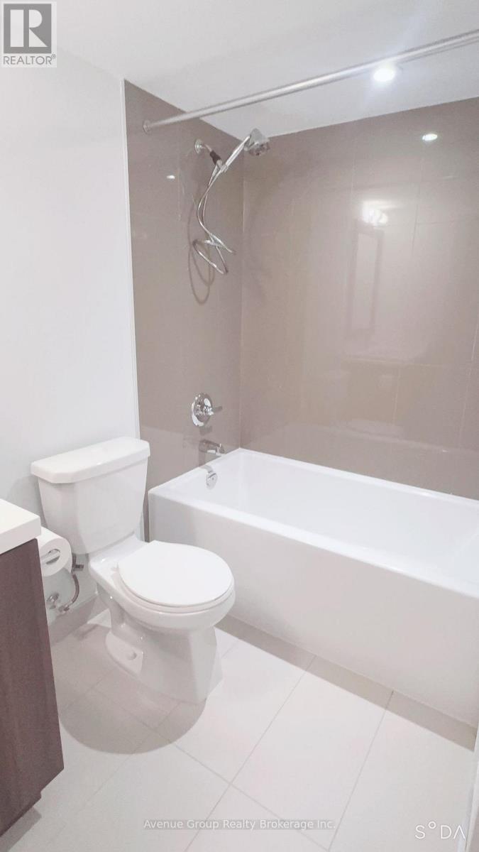 1106 - 7 Mabelle Avenue, Toronto, ON - Indoor Photo Showing Bathroom