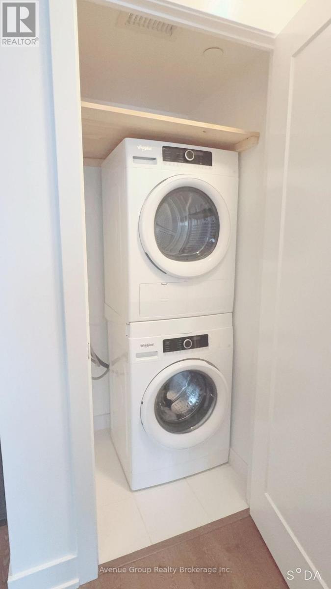 1106 - 7 Mabelle Avenue, Toronto, ON - Indoor Photo Showing Laundry Room