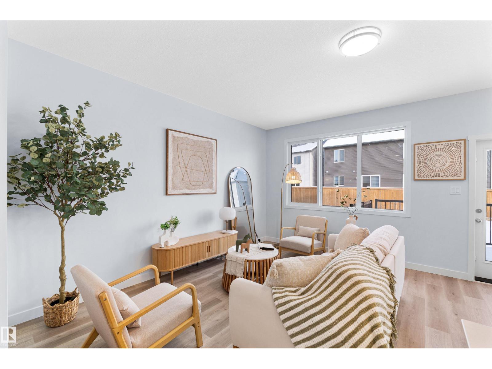 2013 209A St Nw, Edmonton, AB - Indoor Photo Showing Living Room