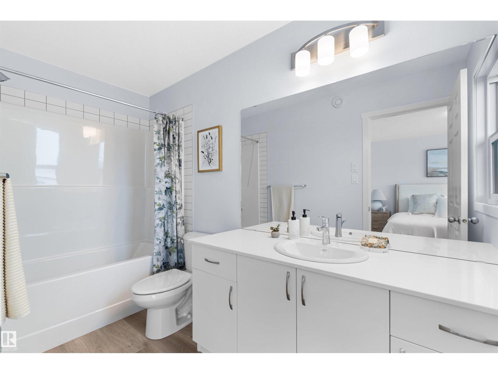 2013 209A St Nw, Edmonton, AB - Indoor Photo Showing Bathroom