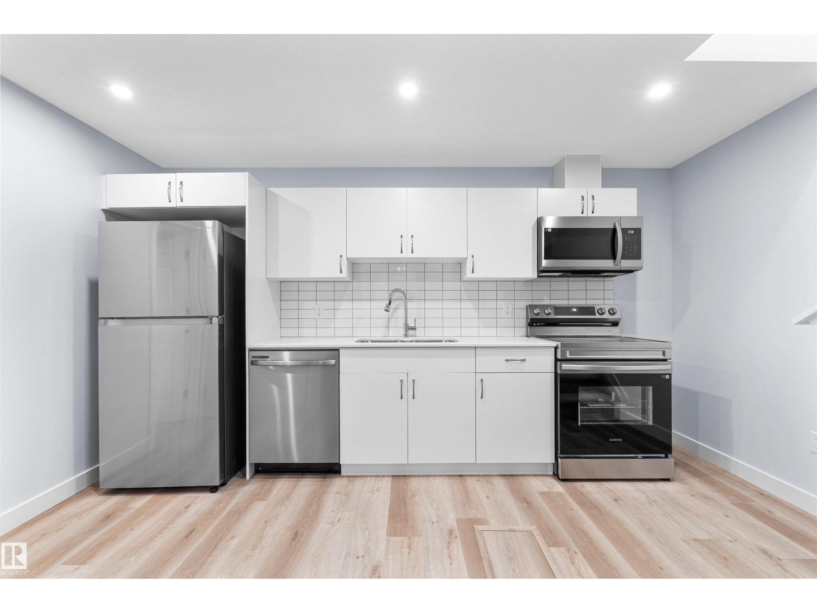 2013 209A St Nw, Edmonton, AB - Indoor Photo Showing Kitchen