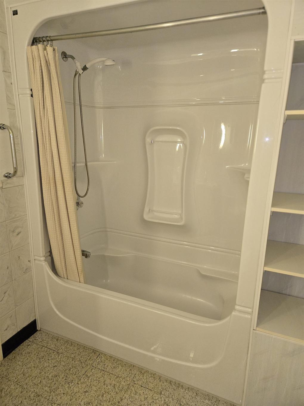 1251 Heenan Place, Kenora, ON - Indoor Photo Showing Bathroom