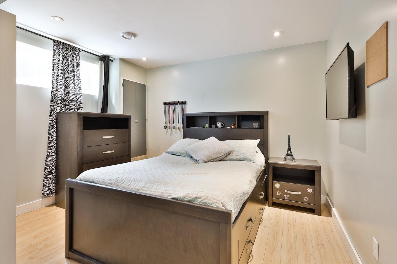 Bedroom - 9 Rue Cloutier, Saint-Constant, QC - Indoor Photo Showing Bedroom