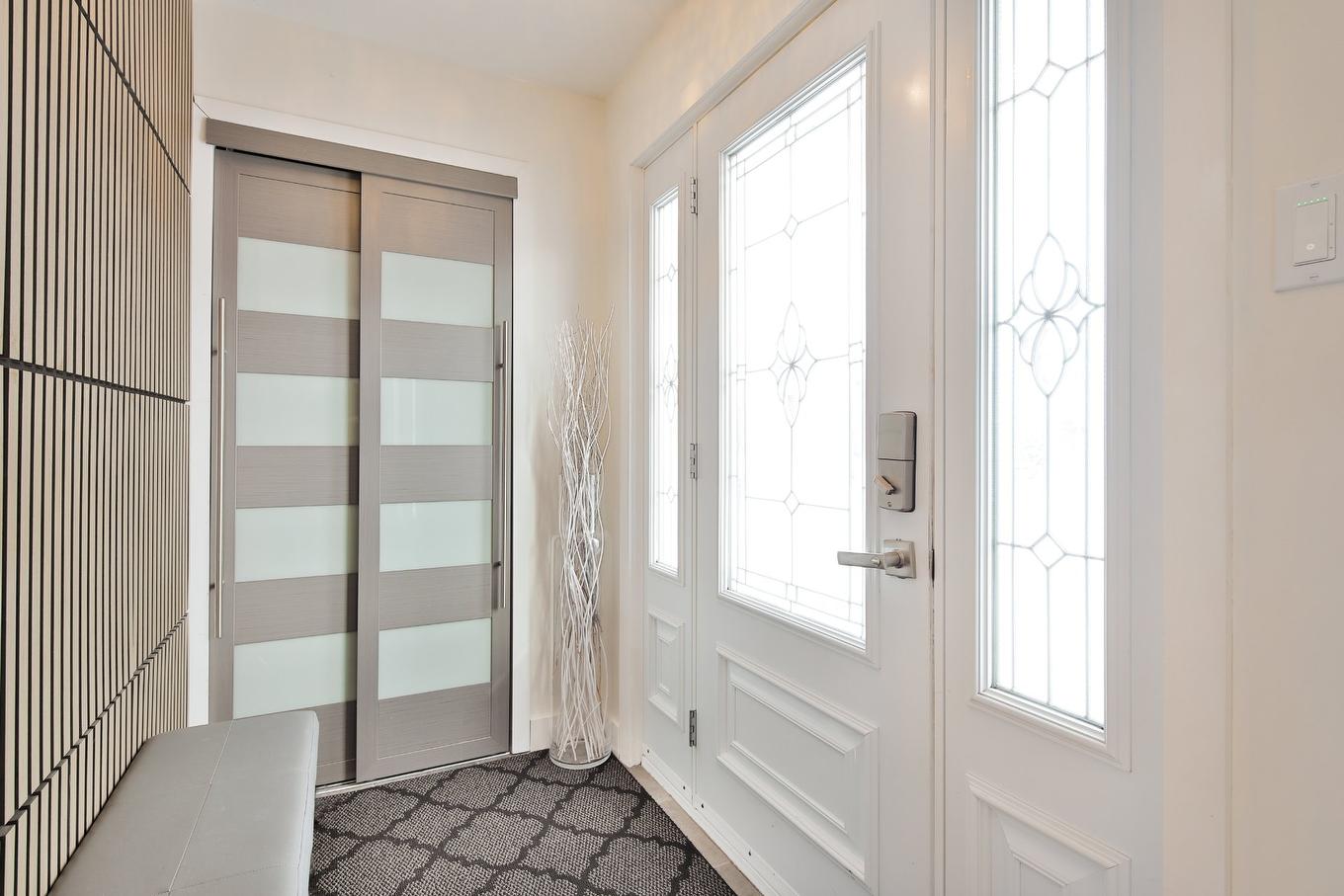 Hall - 9 Rue Cloutier, Saint-Constant, QC - Indoor Photo Showing Other Room