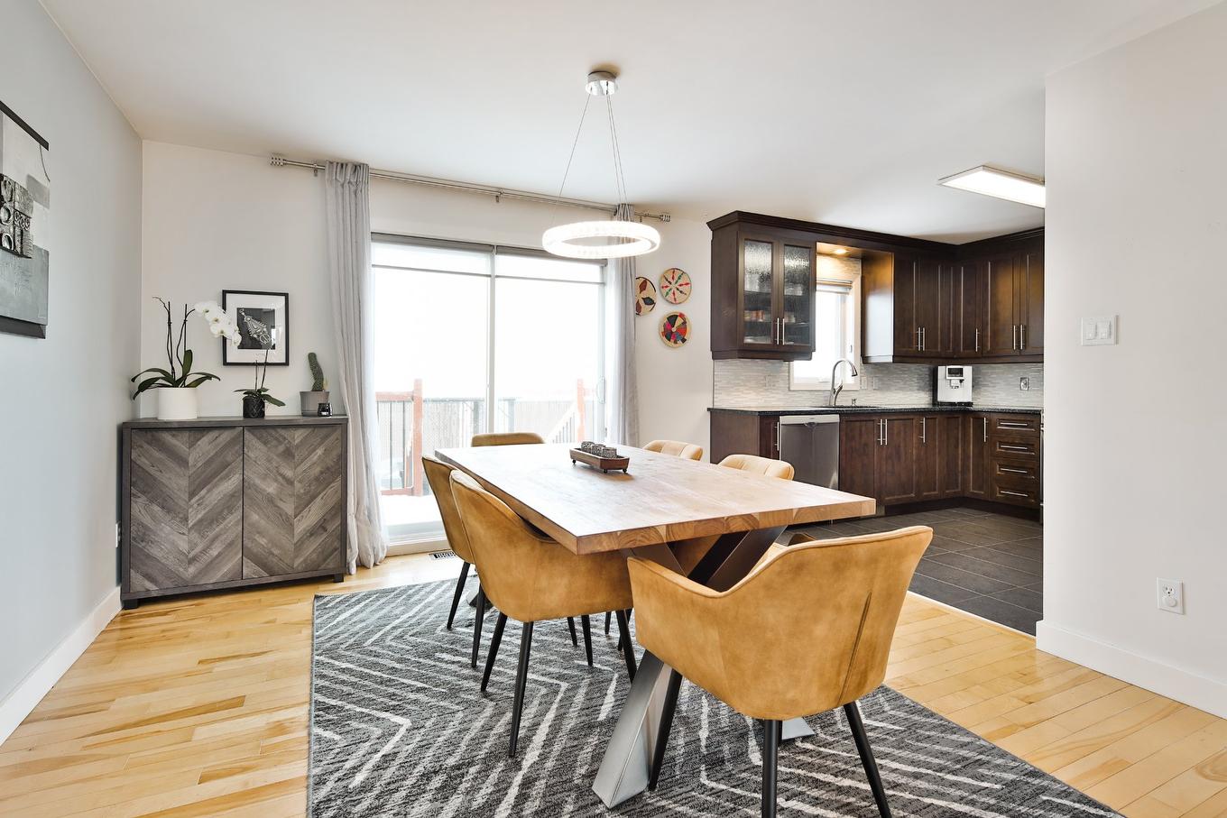 Dining room - 9 Rue Cloutier, Saint-Constant, QC - Indoor Photo Showing Dining Room