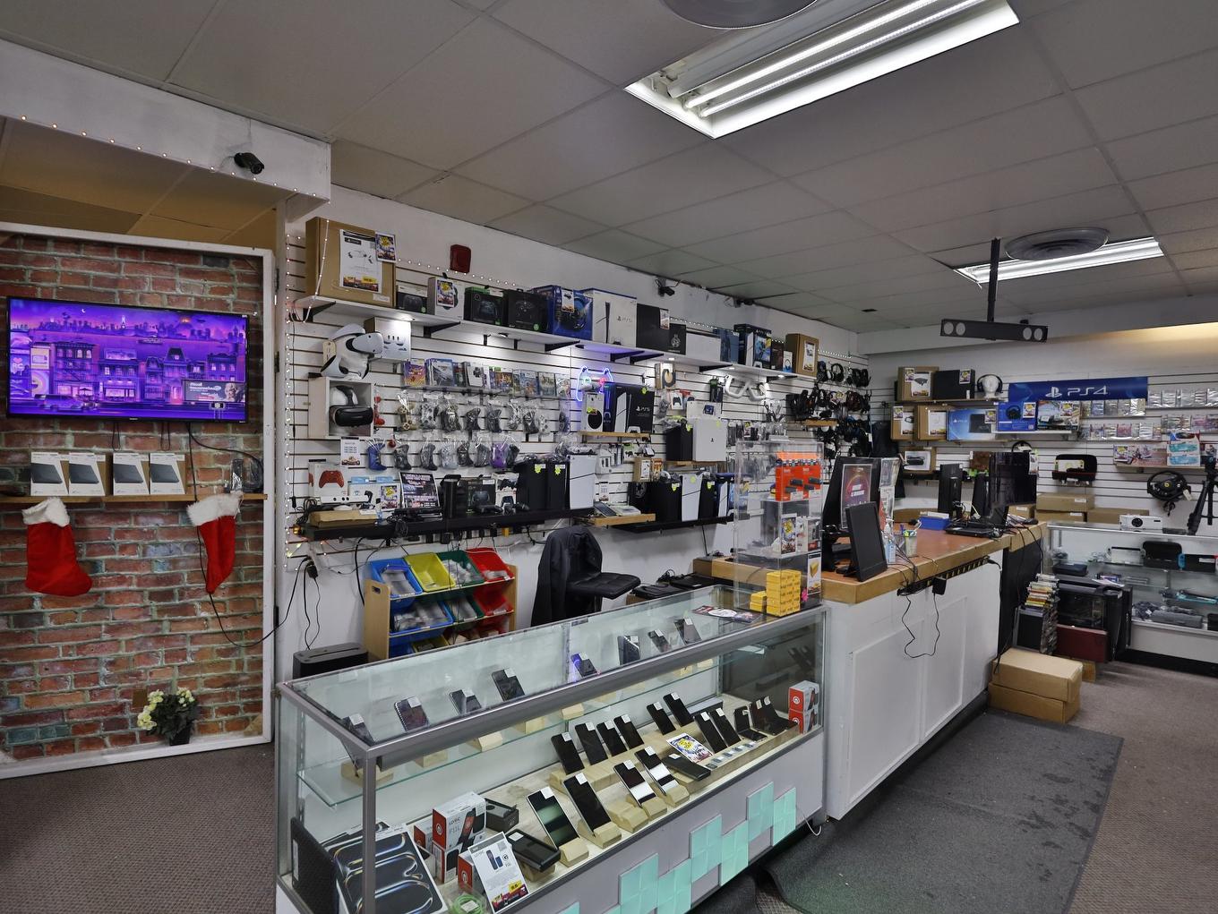 Commerce - 330 Rue Principale, Granby, QC - Indoor