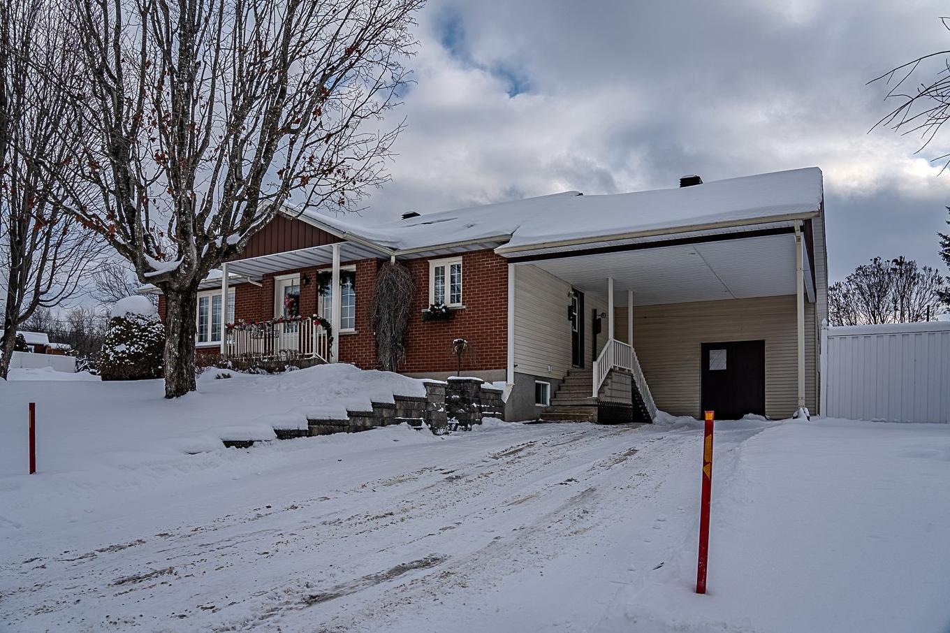 Frontage - 124 Rue Poitras, Val-Des-Sources, QC - Outdoor